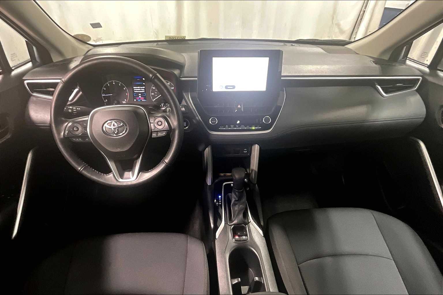 2023 Toyota Corolla Cross LE - Photo 22