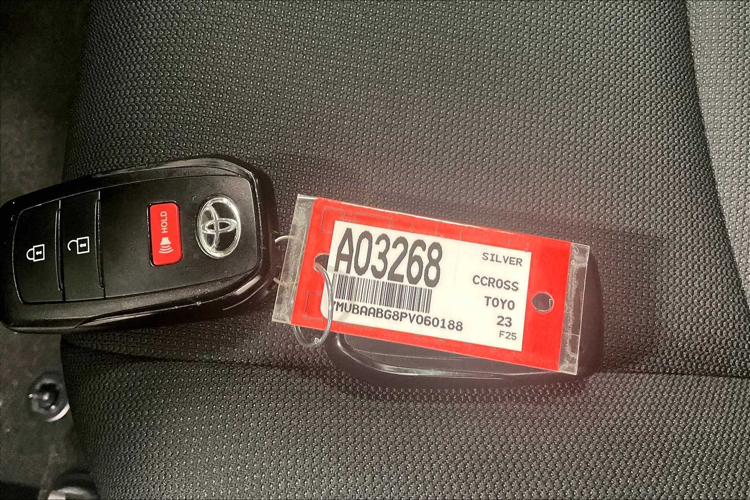 2023 Toyota Corolla Cross LE - Photo 32