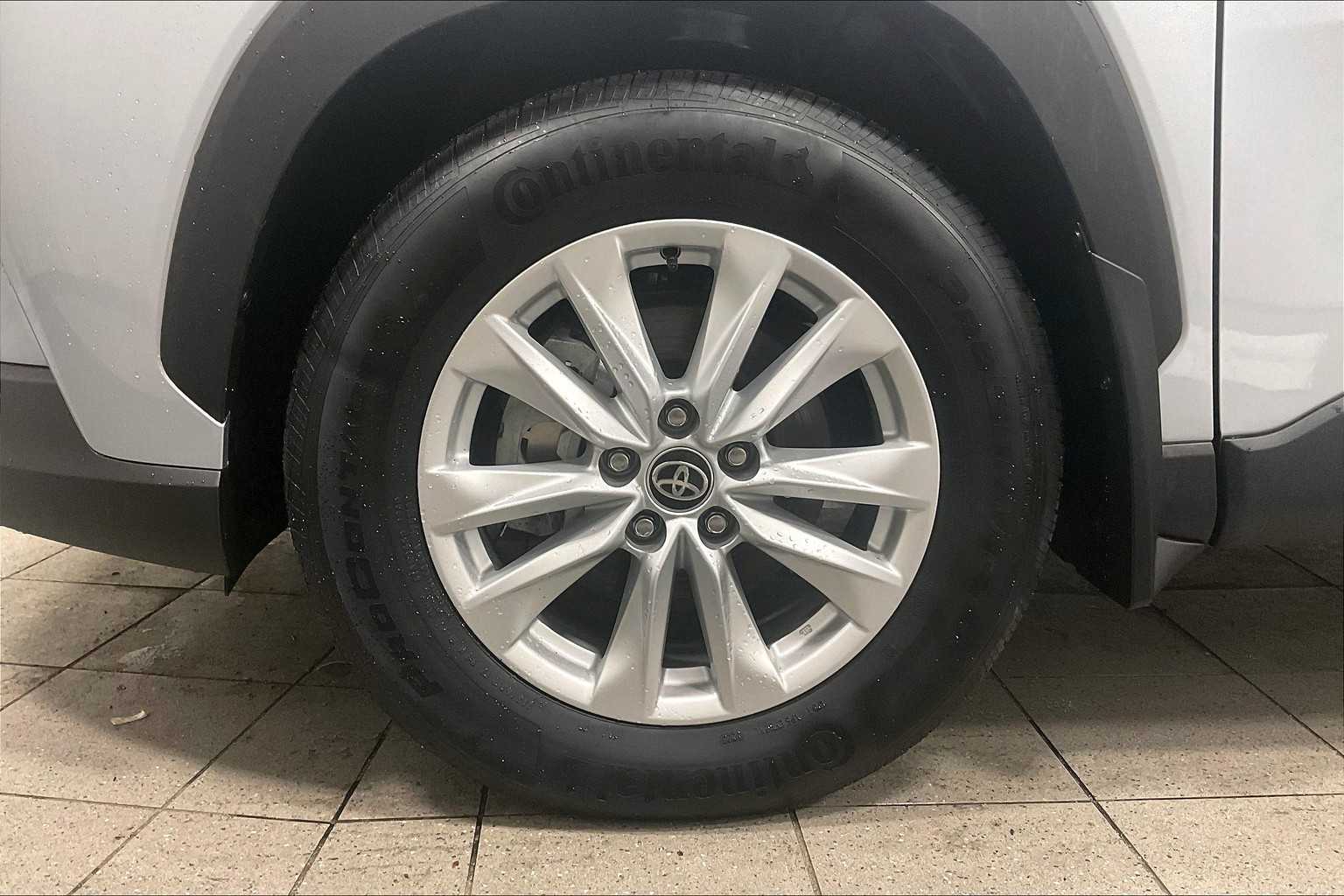 2023 Toyota Corolla Cross LE - Photo 7