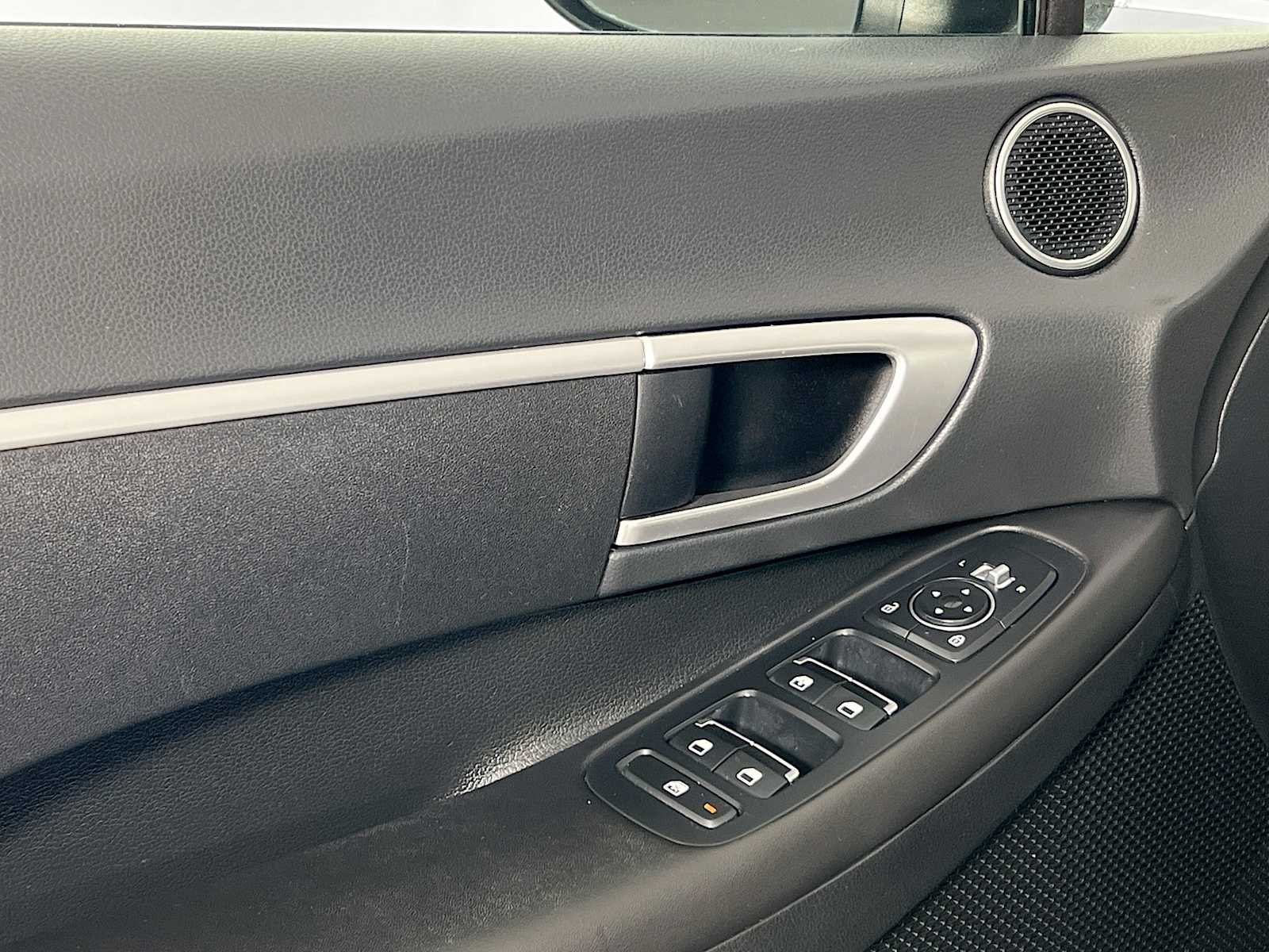 2022 Hyundai Sonata SE - Photo 17