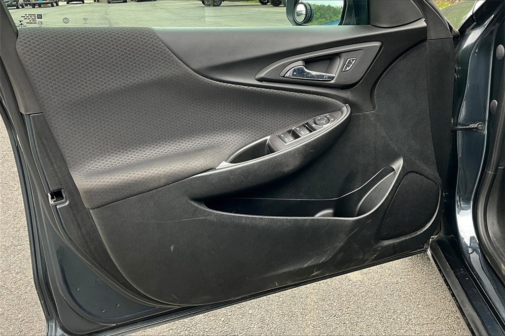 2021 Chevrolet Malibu LS - Photo 9