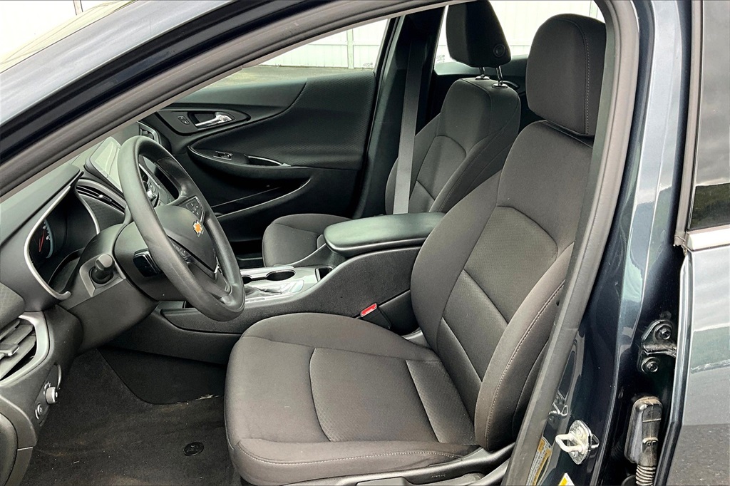 2021 Chevrolet Malibu LS - Photo 10
