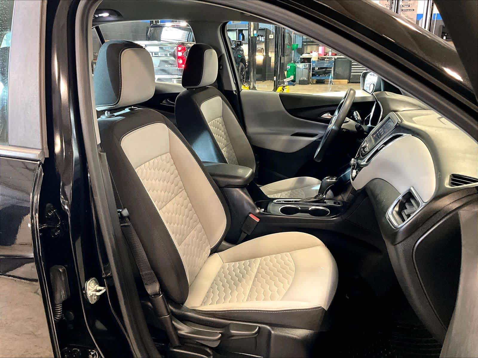 2020 Chevrolet Equinox LS - Photo 11