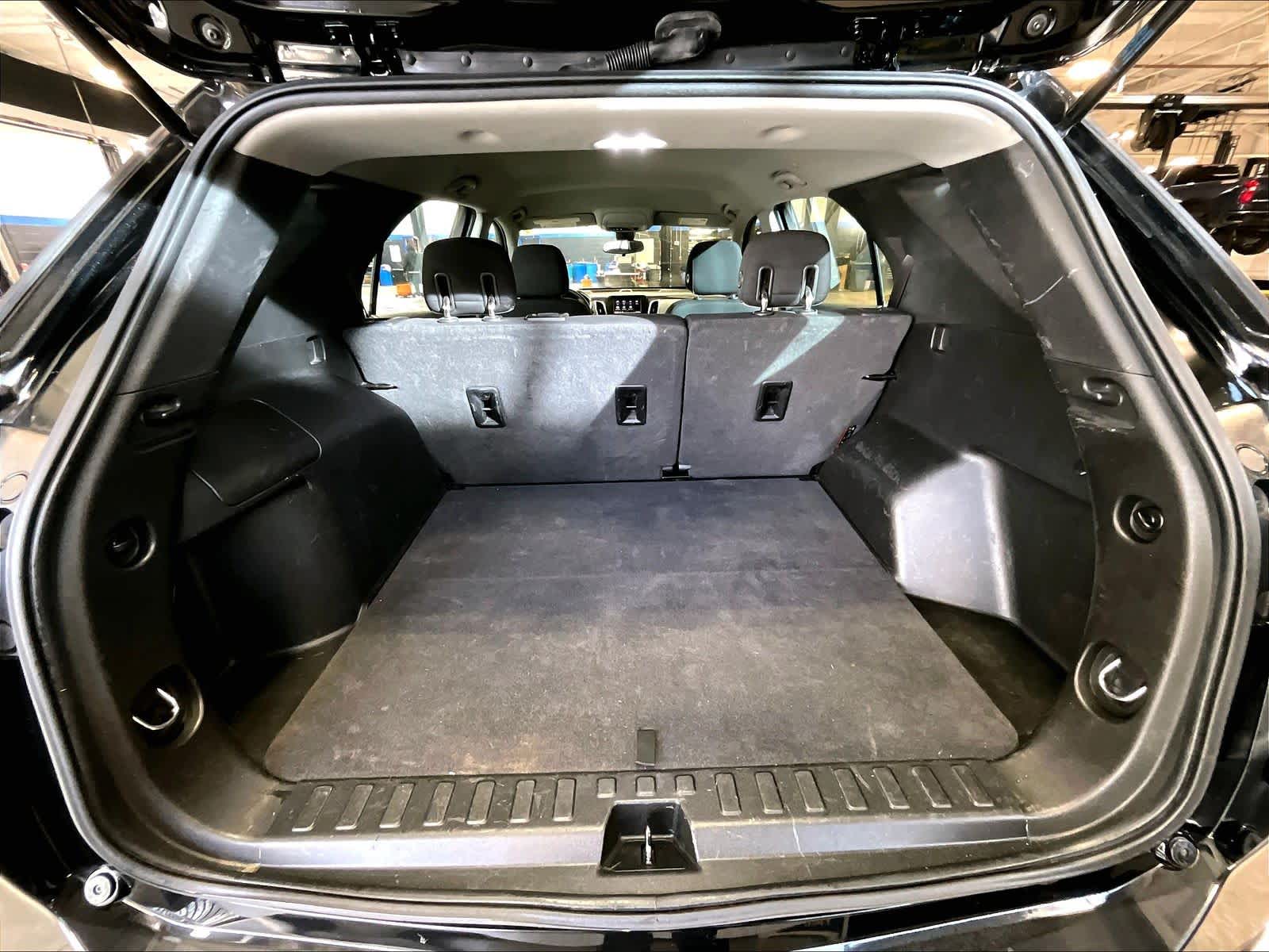 2020 Chevrolet Equinox LS - Photo 17