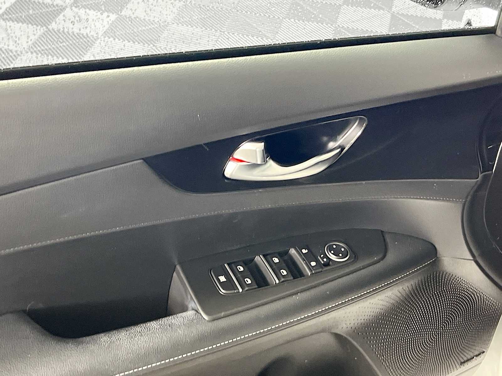 2023 Kia Forte GT-Line - Photo 17