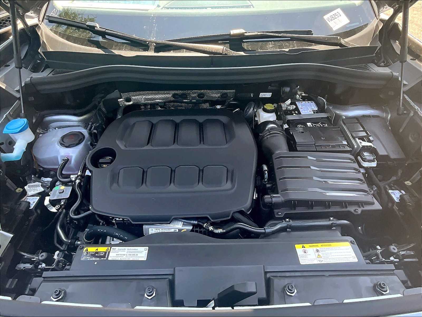 2025 Volkswagen Tiguan SE - Photo 16