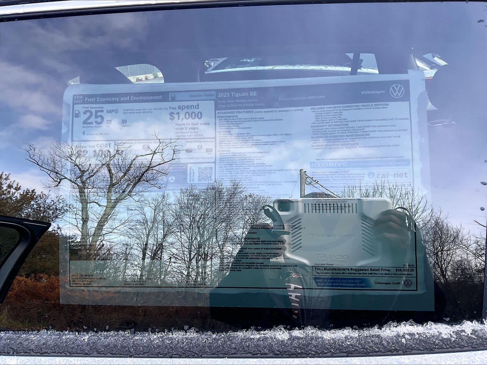 2025 Volkswagen Tiguan SE - Photo 17