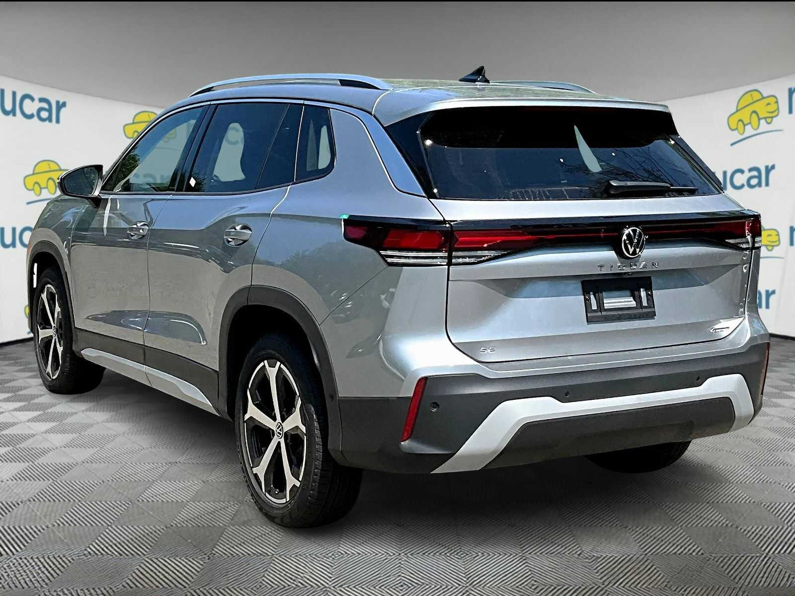 2025 Volkswagen Tiguan SE - Photo 5
