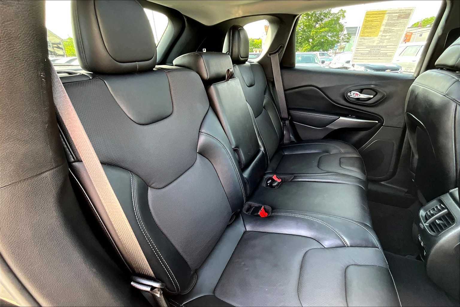 2022 Jeep Cherokee Limited - Photo 16