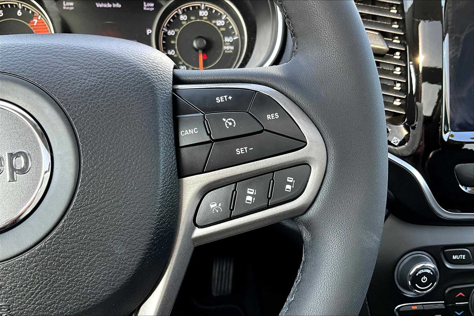 2022 Jeep Cherokee Limited - Photo 24