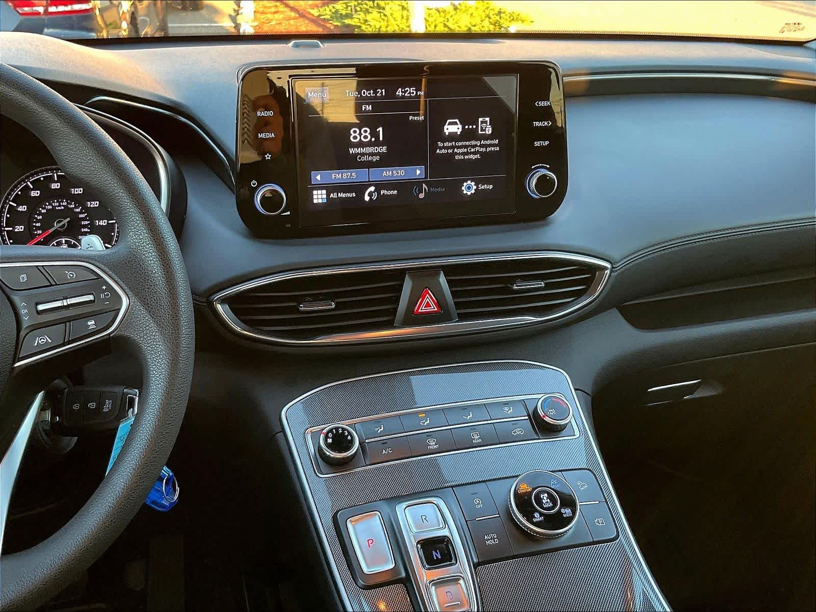 2023 Hyundai Santa Fe SE - Photo 18