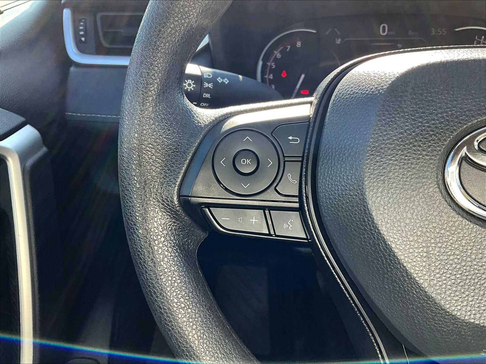 2024 Toyota RAV4 LE - Photo 23