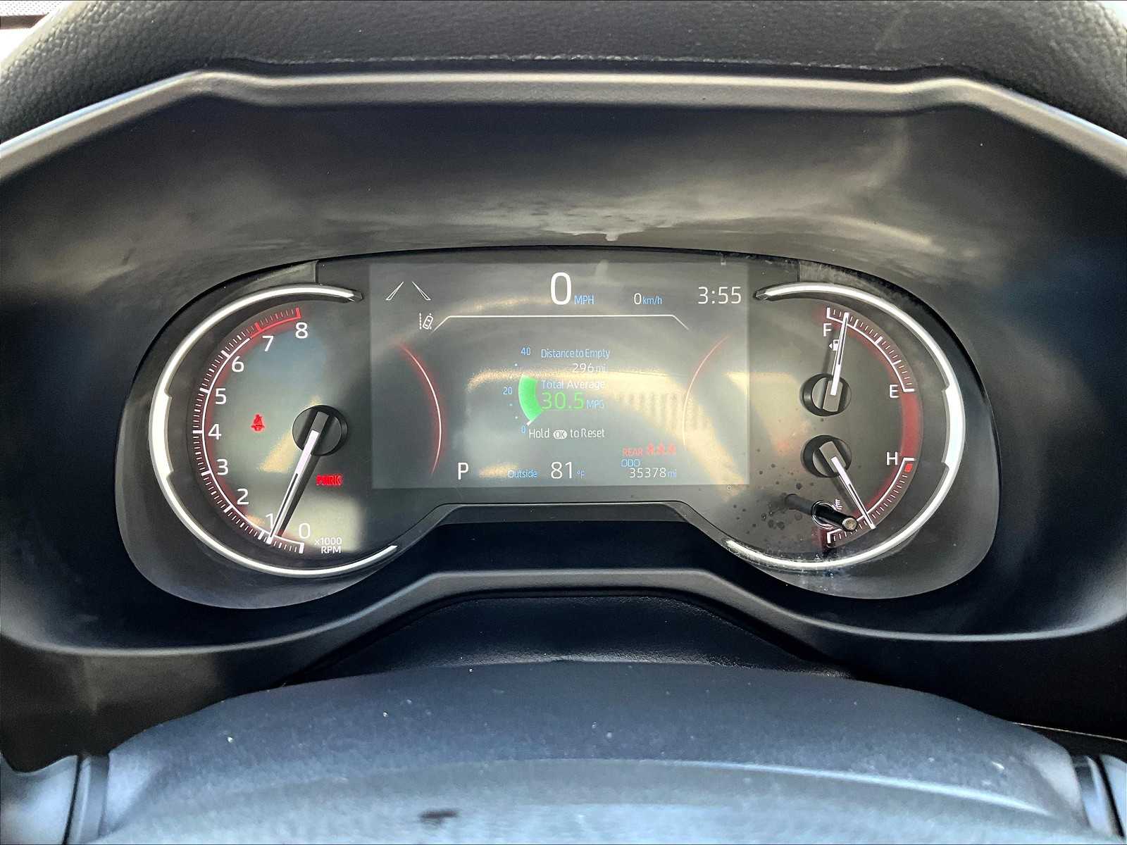 2024 Toyota RAV4 LE - Photo 25
