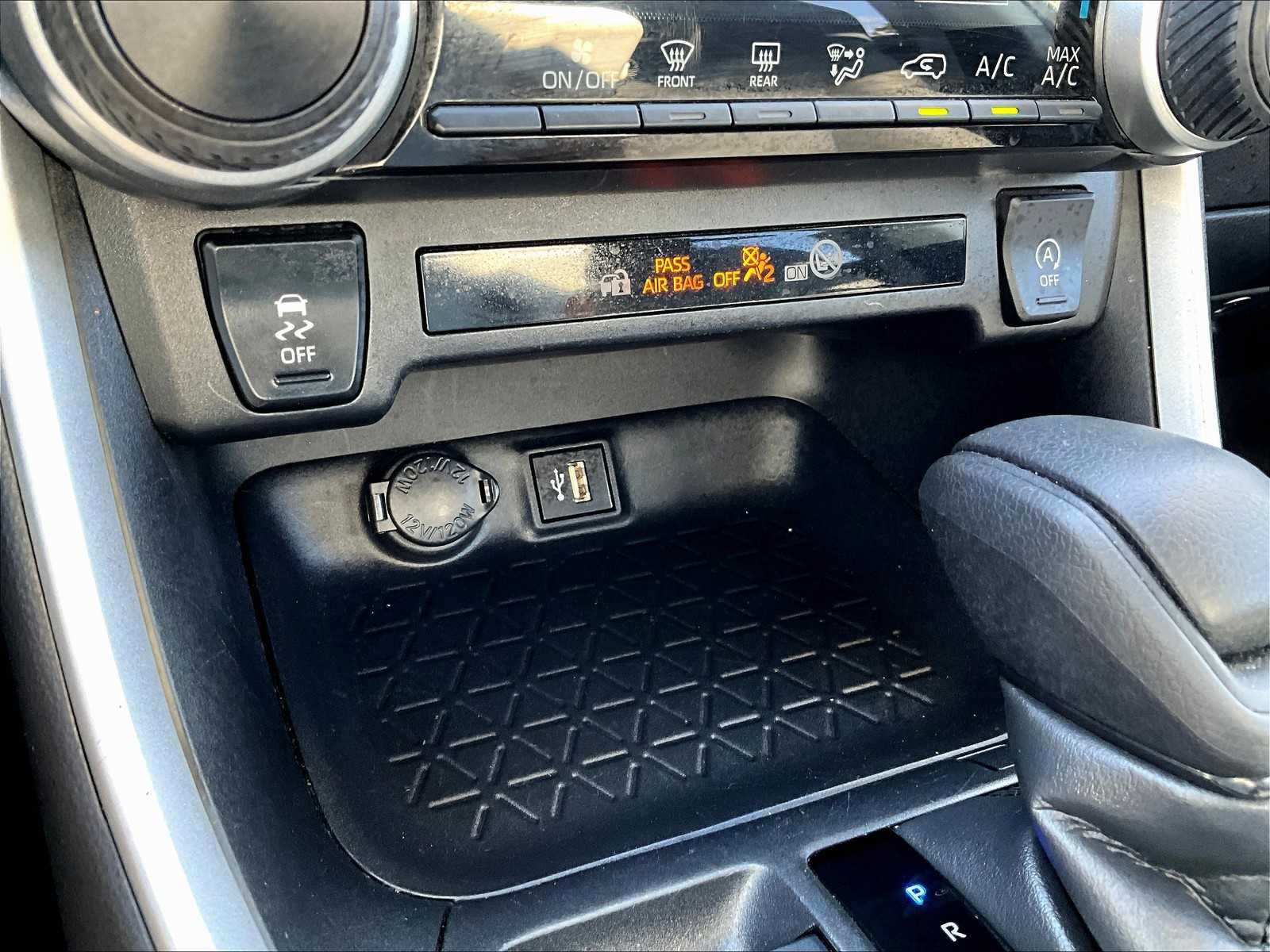 2024 Toyota RAV4 LE - Photo 27