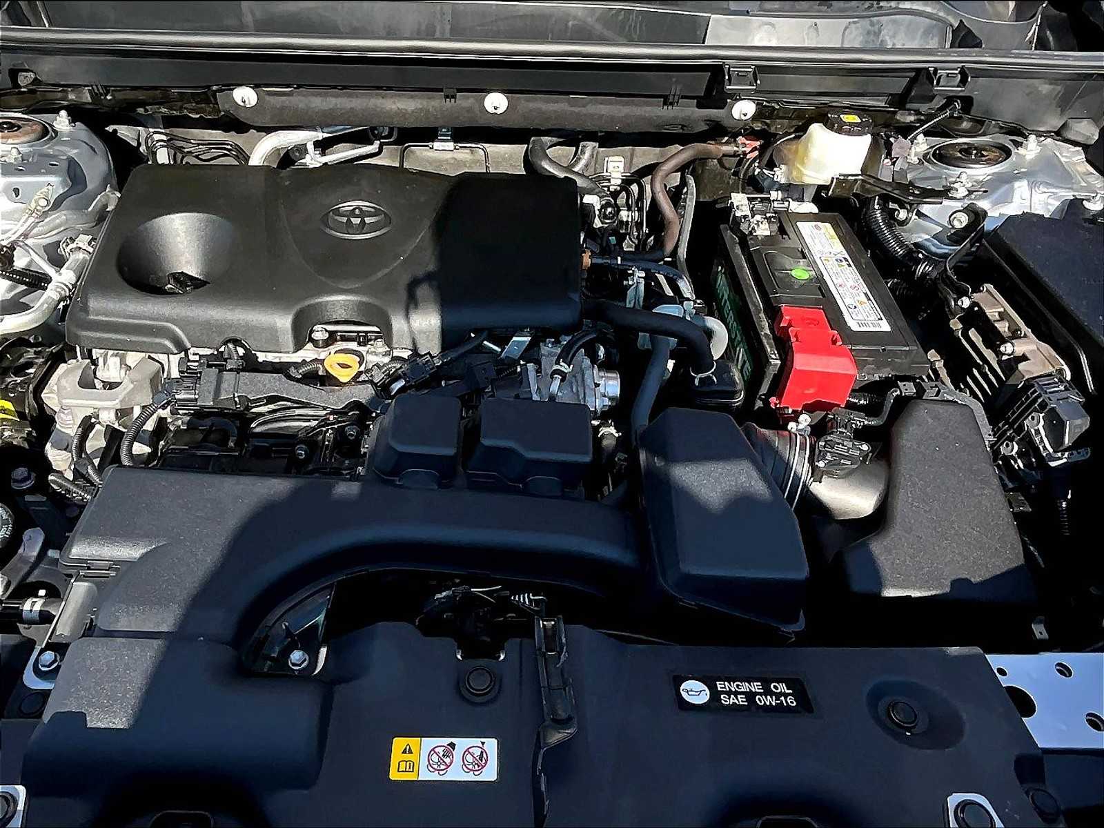 2024 Toyota RAV4 LE - Photo 30