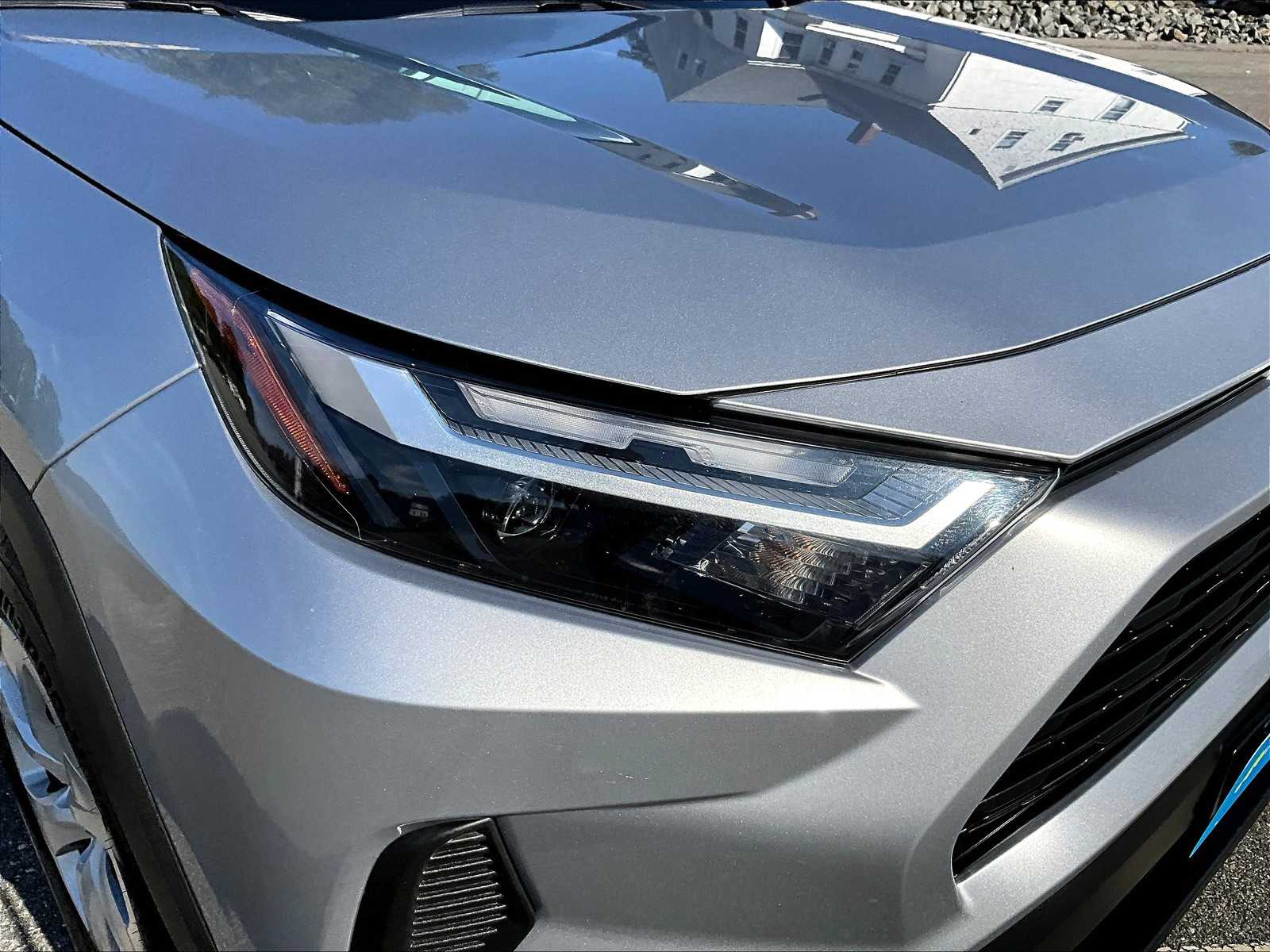 2024 Toyota RAV4 LE - Photo 33