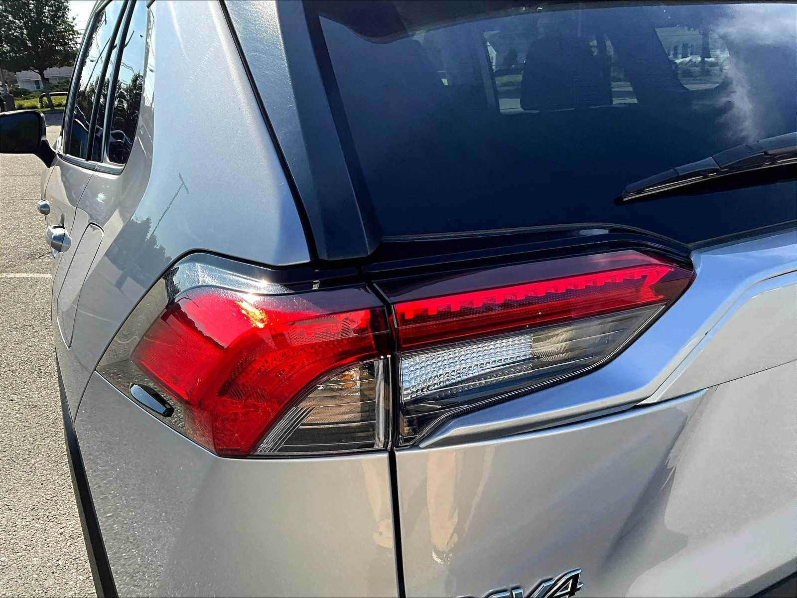 2024 Toyota RAV4 LE - Photo 34