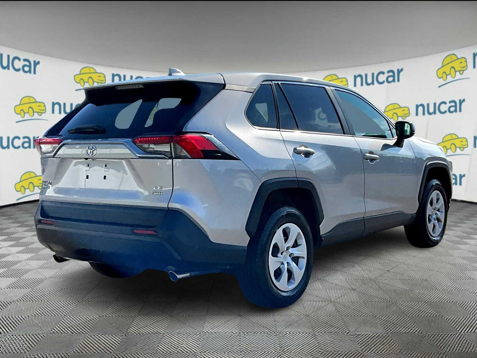 2024 Toyota RAV4 LE - Photo 6