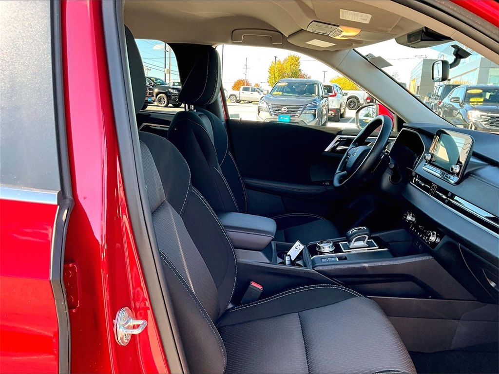 2024 Mitsubishi Outlander ES - Photo 11