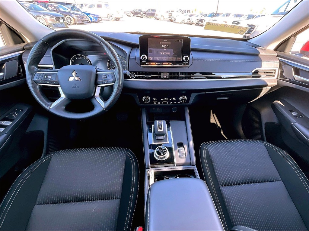 2024 Mitsubishi Outlander ES - Photo 22