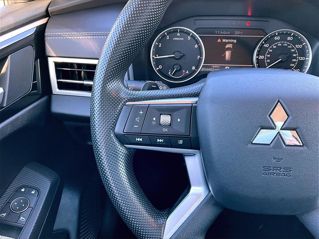 2024 Mitsubishi Outlander ES - Photo 24