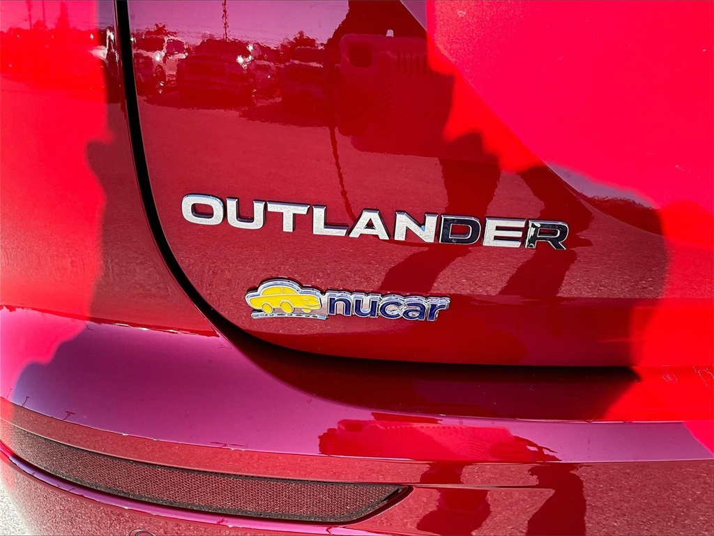 2024 Mitsubishi Outlander ES - Photo 28