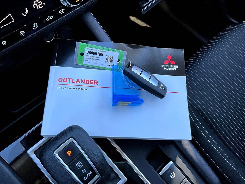 2024 Mitsubishi Outlander ES - Photo 30