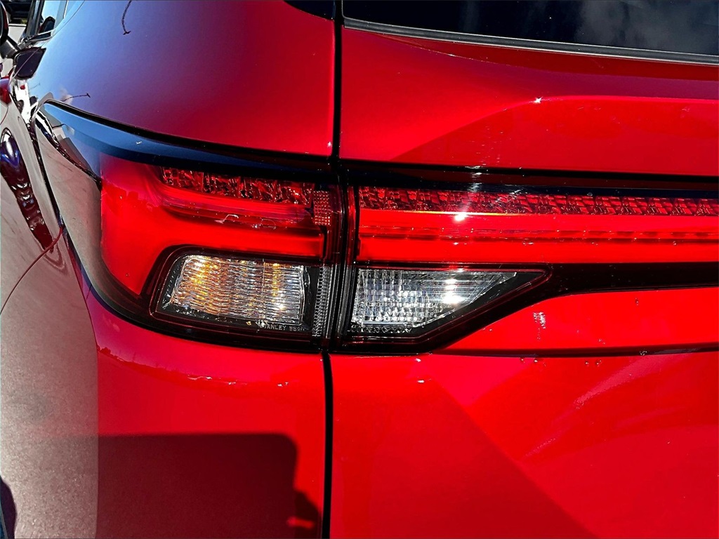 2024 Mitsubishi Outlander ES - Photo 33