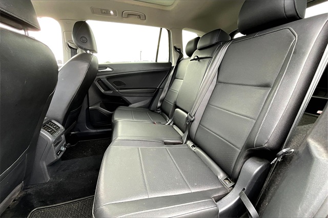 2020 Volkswagen Tiguan 2.0T SEL - Photo 14