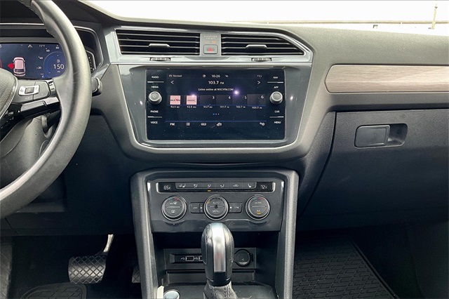 2020 Volkswagen Tiguan 2.0T SEL - Photo 17