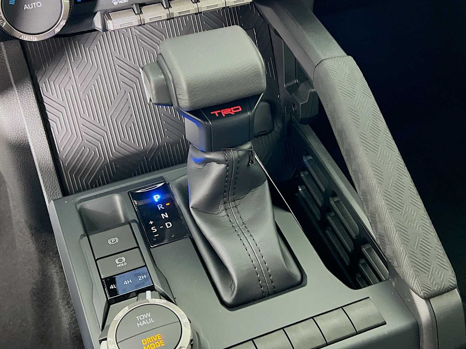 2025 Toyota Tacoma TRD Sport - Photo 11