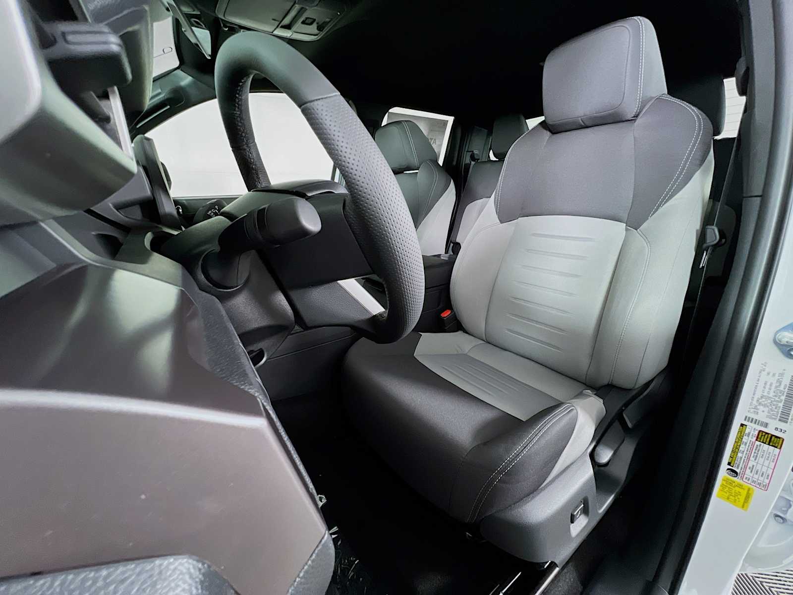 2025 Toyota Tacoma TRD Sport - Photo 12