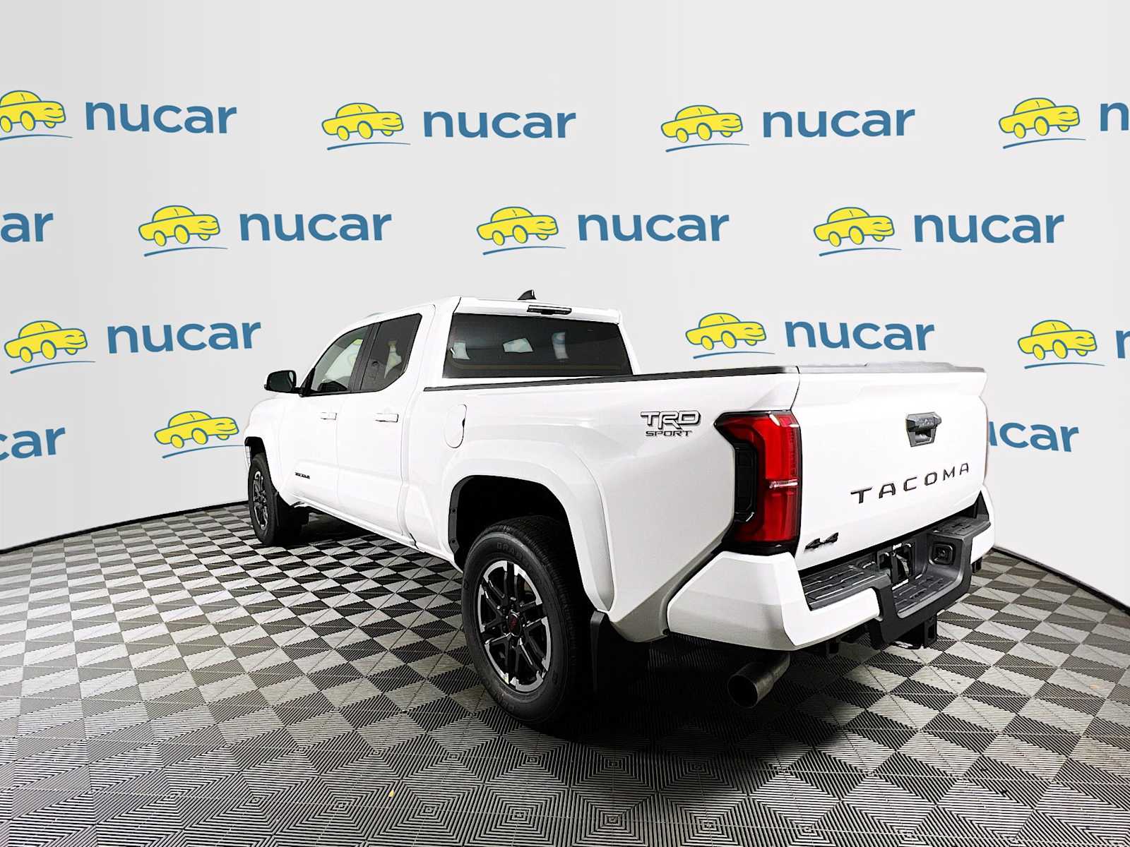 2025 Toyota Tacoma TRD Sport - Photo 4