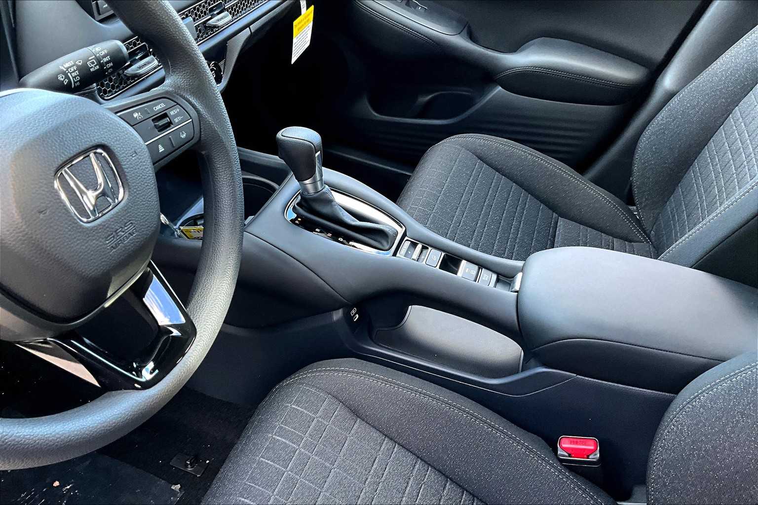 2025 Honda HR-V LX - Photo 14
