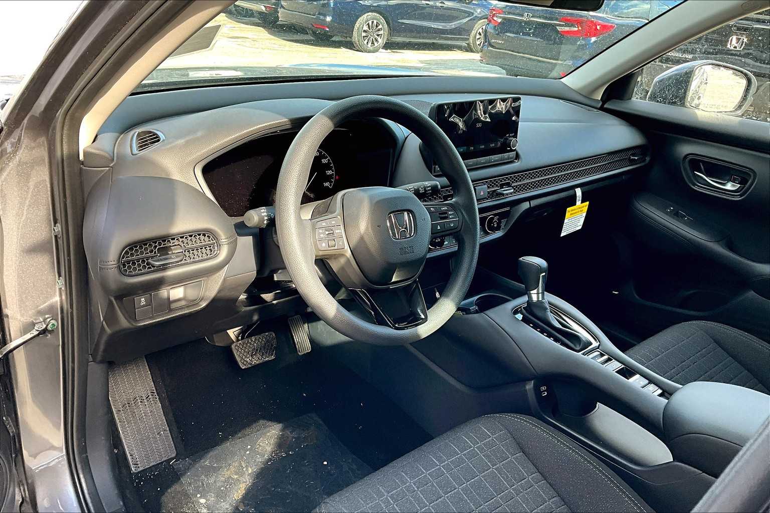 2025 Honda HR-V LX - Photo 9