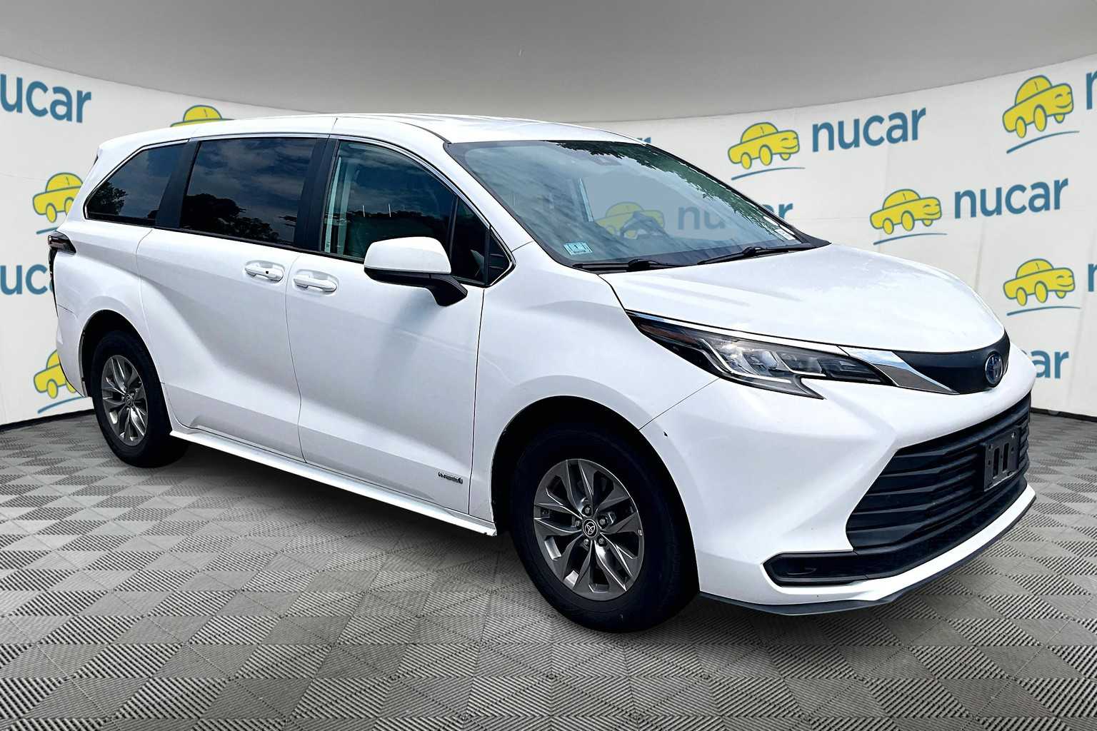2021 Toyota Sienna LE