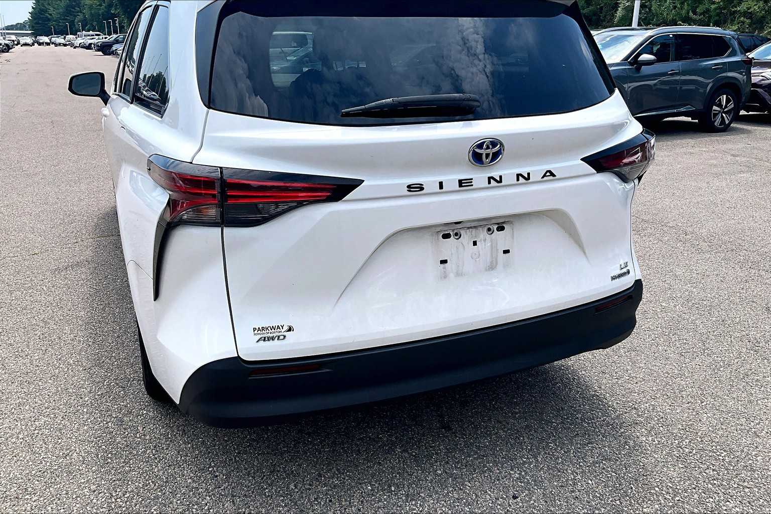 2021 Toyota Sienna LE - Photo 7