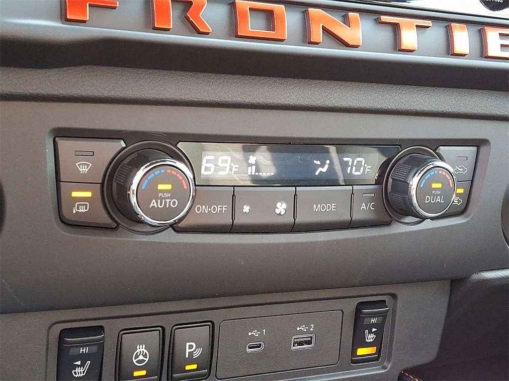2025 Nissan Frontier PRO-4X - Photo 11