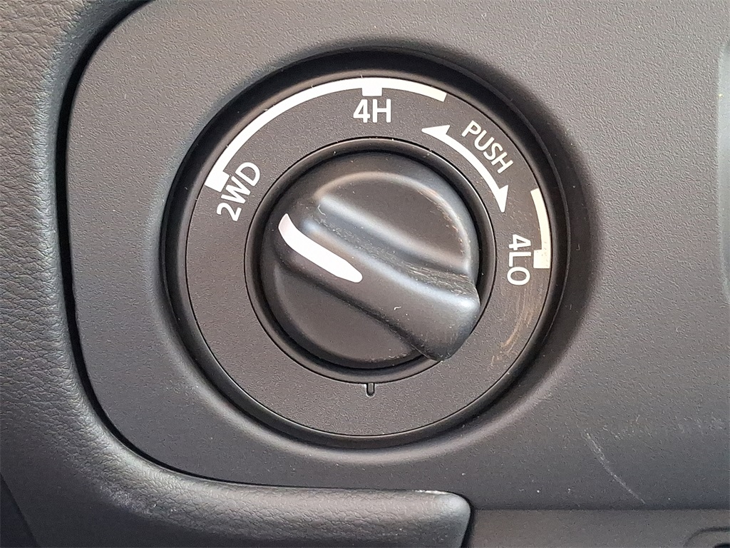2025 Nissan Frontier PRO-4X - Photo 16
