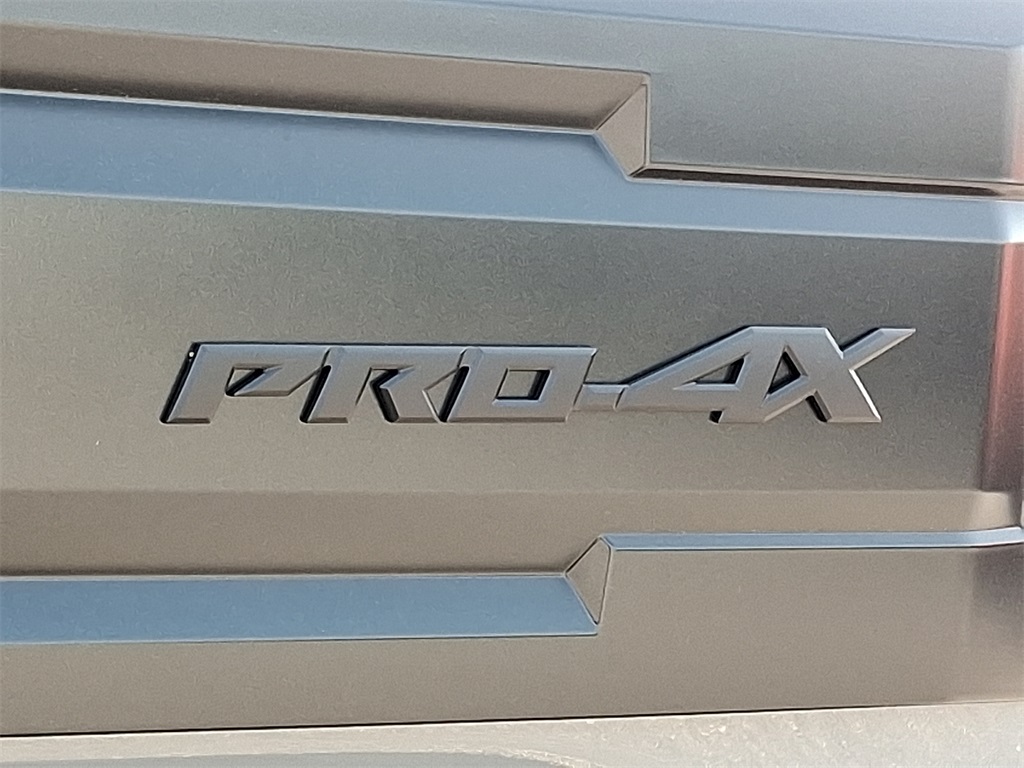 2025 Nissan Frontier PRO-4X - Photo 20