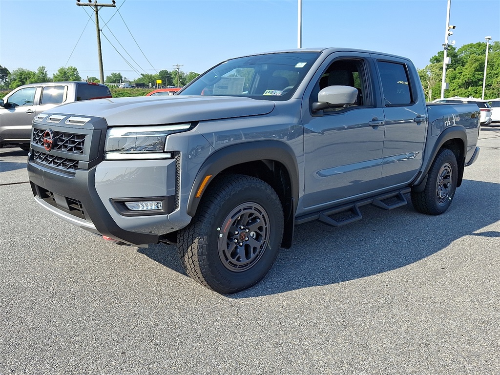 2025 Nissan Frontier PRO-4X - Photo 2