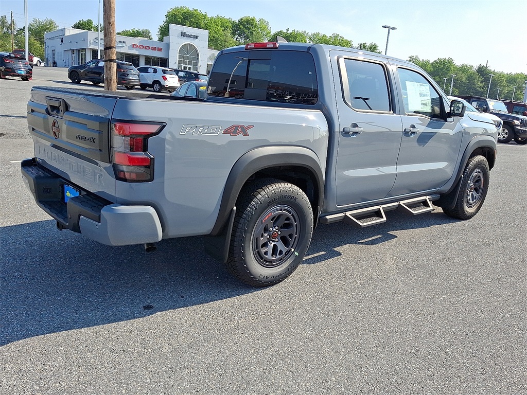 2025 Nissan Frontier PRO-4X - Photo 4