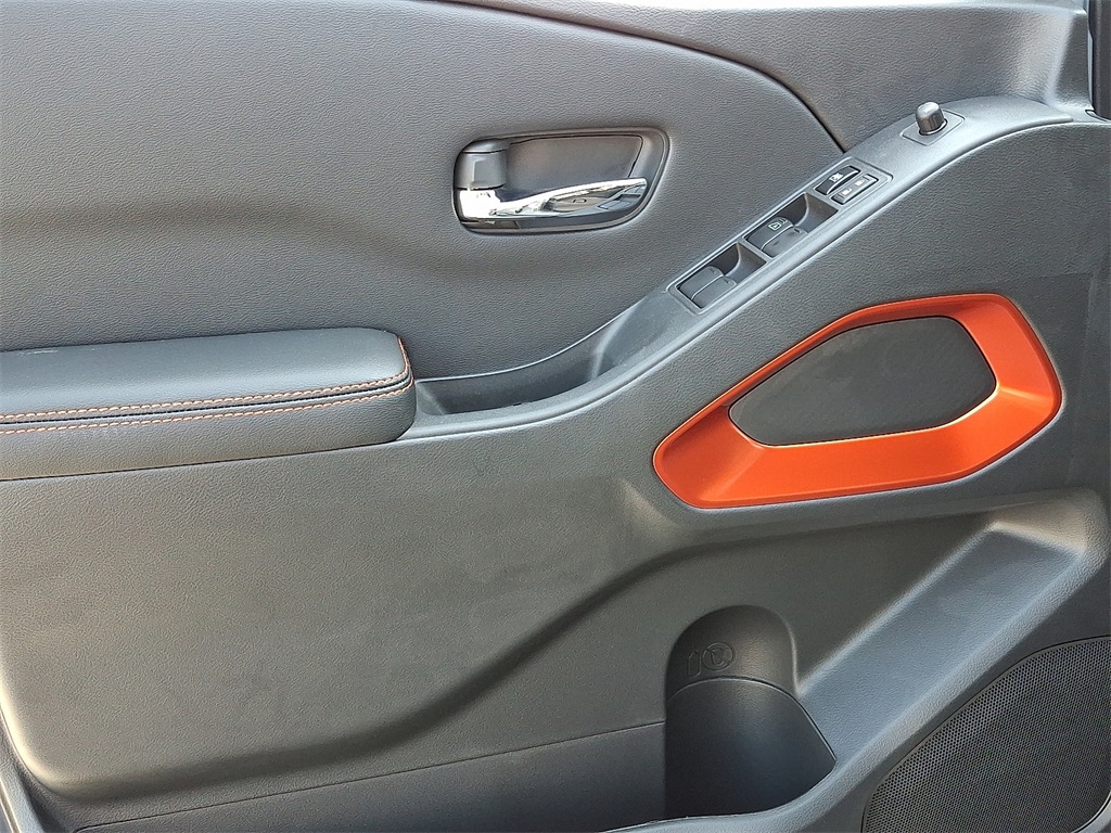 2025 Nissan Frontier PRO-4X - Photo 8