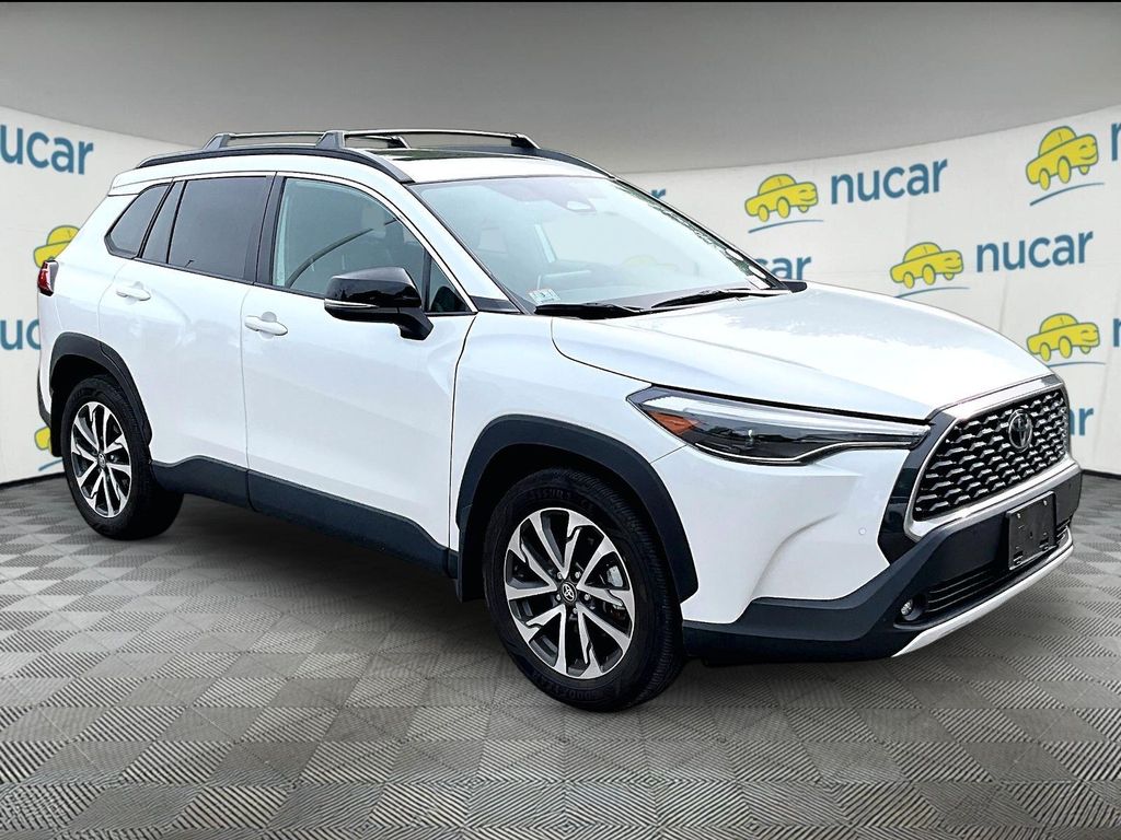 2025 Toyota Corolla Cross XLE
