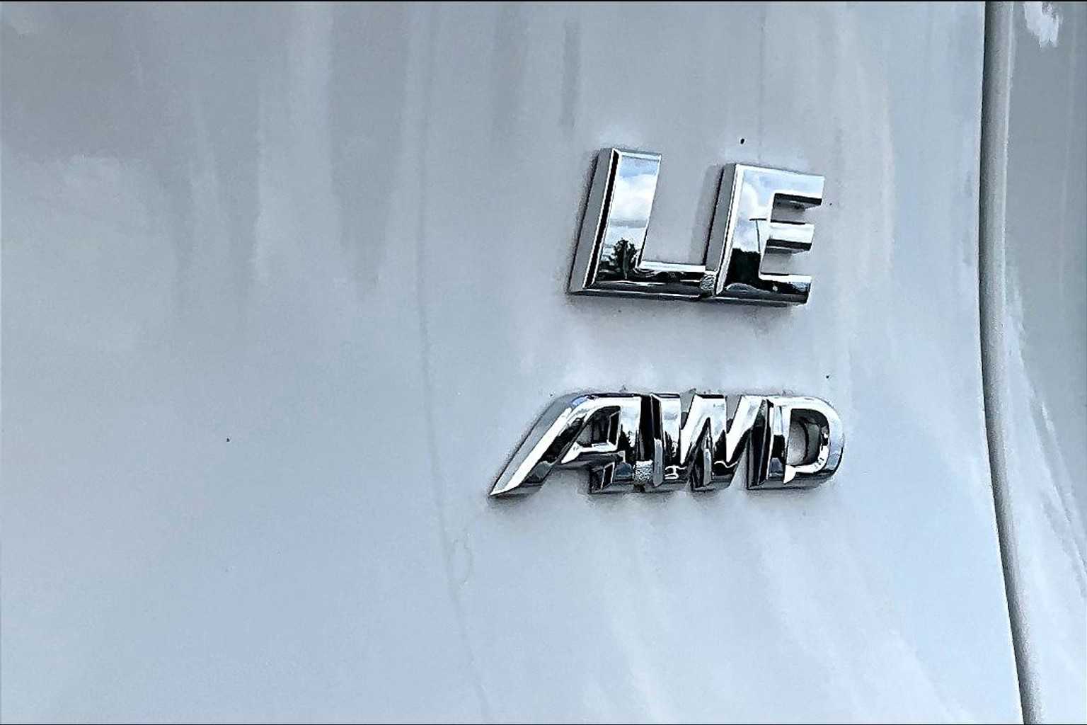 2023 Toyota RAV4 LE - Photo 29