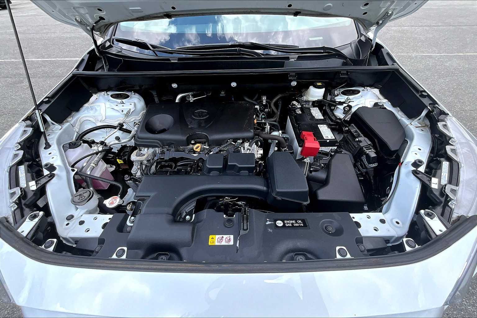 2023 Toyota RAV4 LE - Photo 30