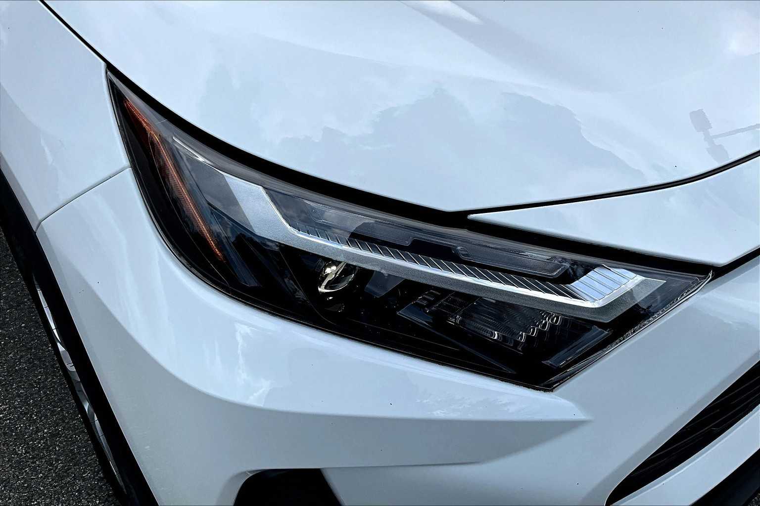 2023 Toyota RAV4 LE - Photo 33