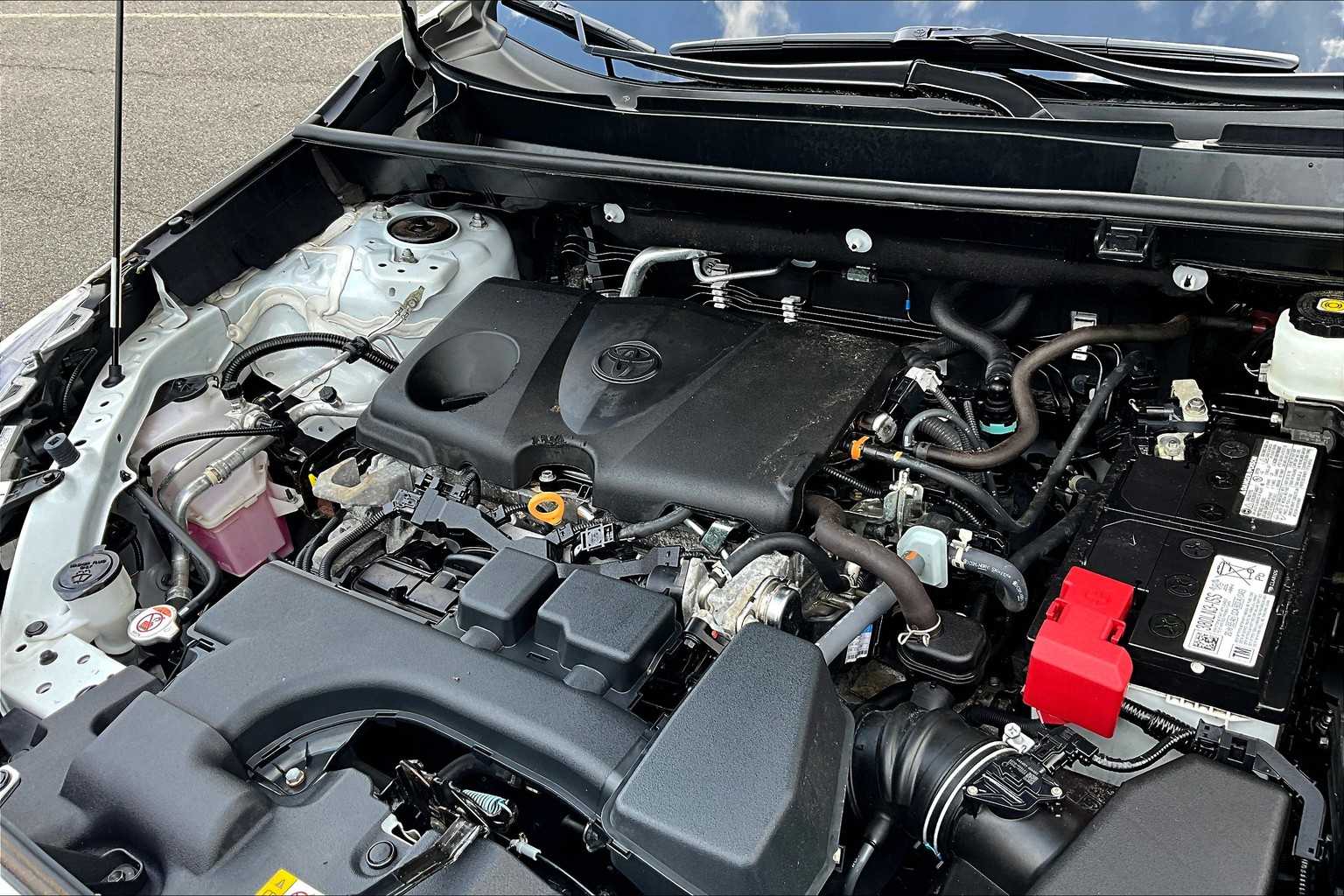 2023 Toyota RAV4 LE - Photo 35
