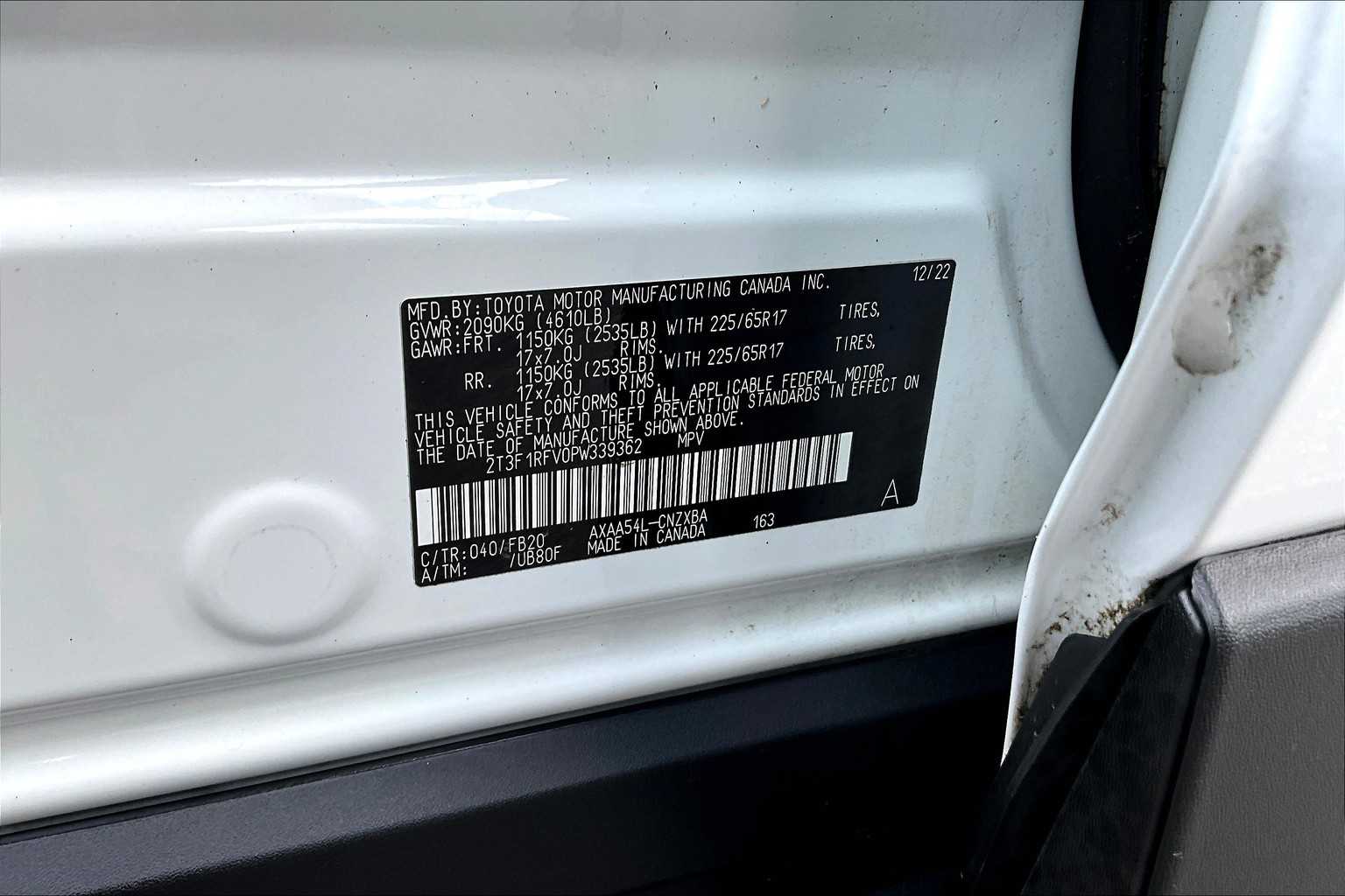 2023 Toyota RAV4 LE - Photo 36