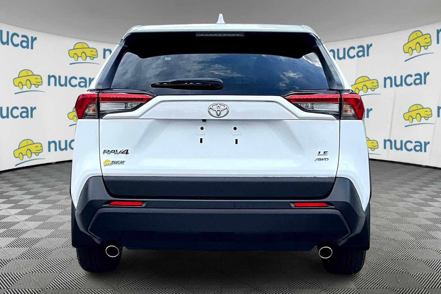 2023 Toyota RAV4 LE - Photo 5